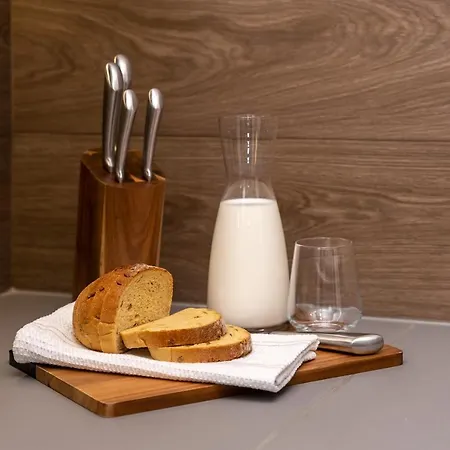 アパート Disegno Residences ハニア